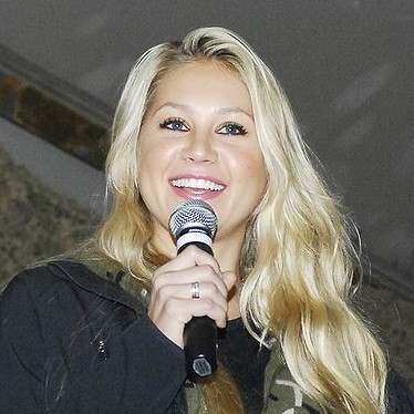 Anna Kournikova, Russian American immigrant