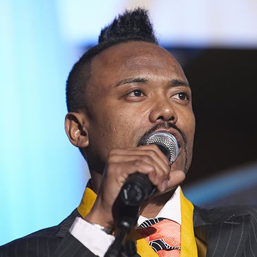 Apl De Ap (Allan Pineda), Filipino American immigrant