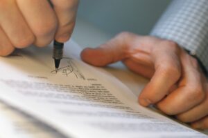 guidelines for signing uscis forms