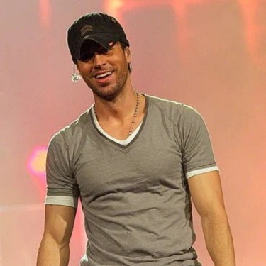 Enrique Iglesias, Spanish American immigrant