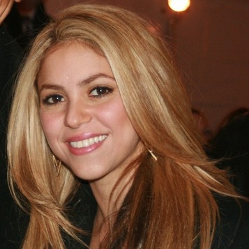 shakira columbian american immigrant